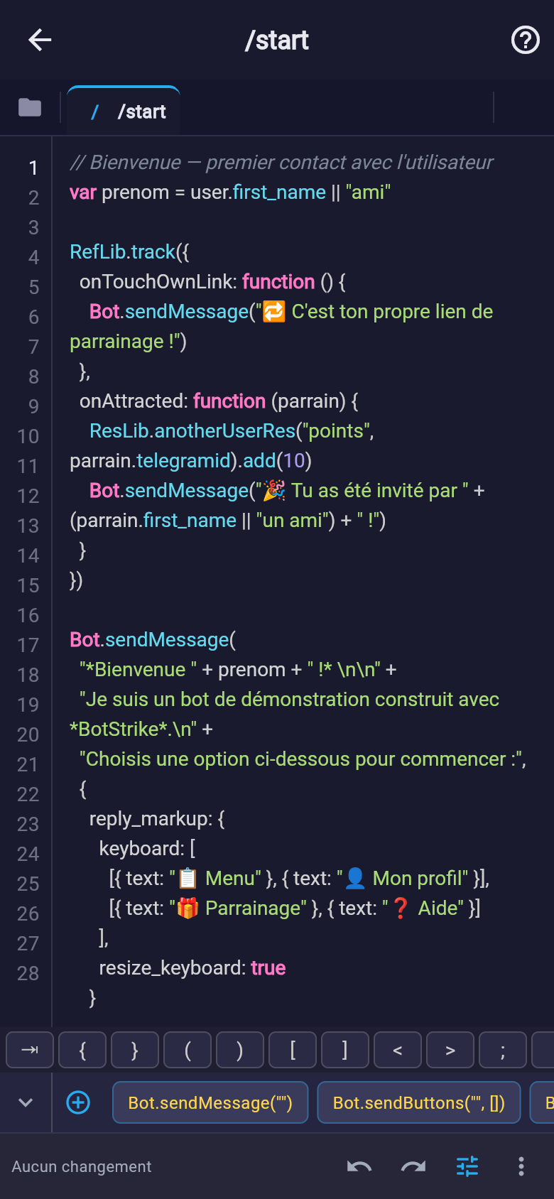 L'éditeur de code BotStrike sur téléphone, ouvert sur la commande /start avec coloration syntaxique et barre de symboles
